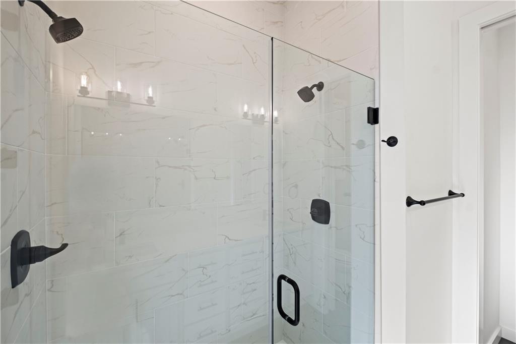 447 Southwest Longview Boulevard Lee's Summit, MO 64081 - Photo 18 of 40