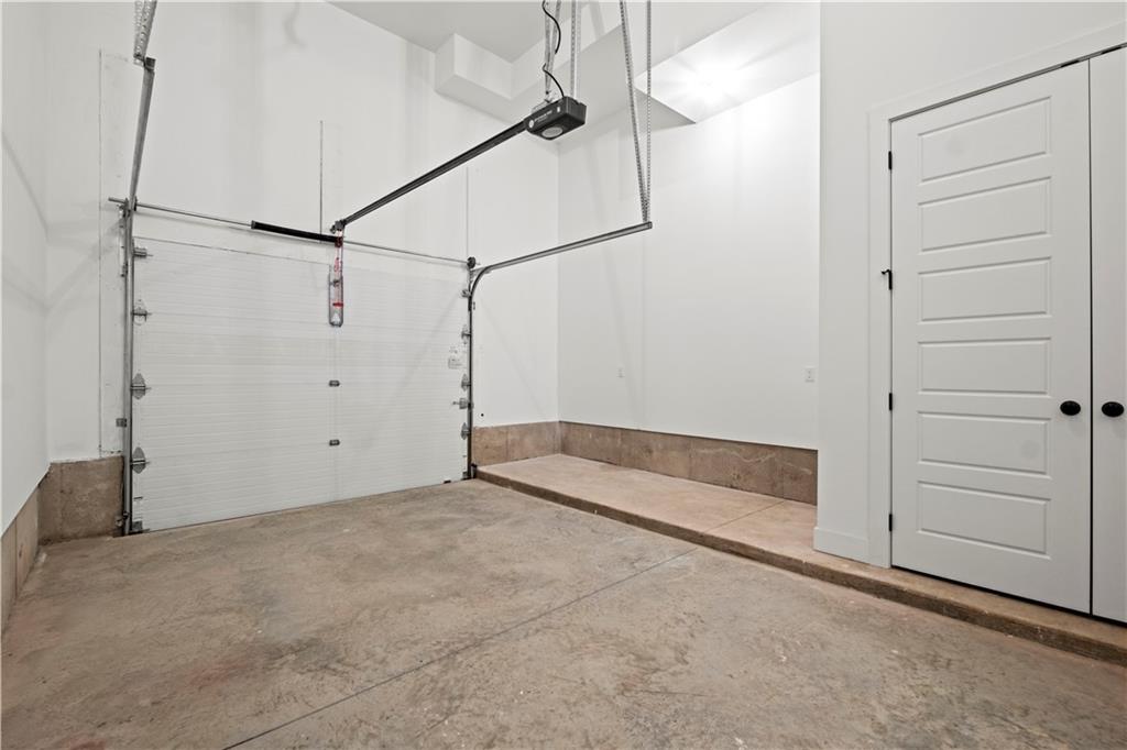 447 Southwest Longview Boulevard Lee's Summit, MO 64081 - Photo 24 of 40