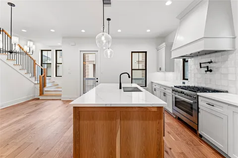 $649,900 | 515 East 4th Street, Houston, TX 77007