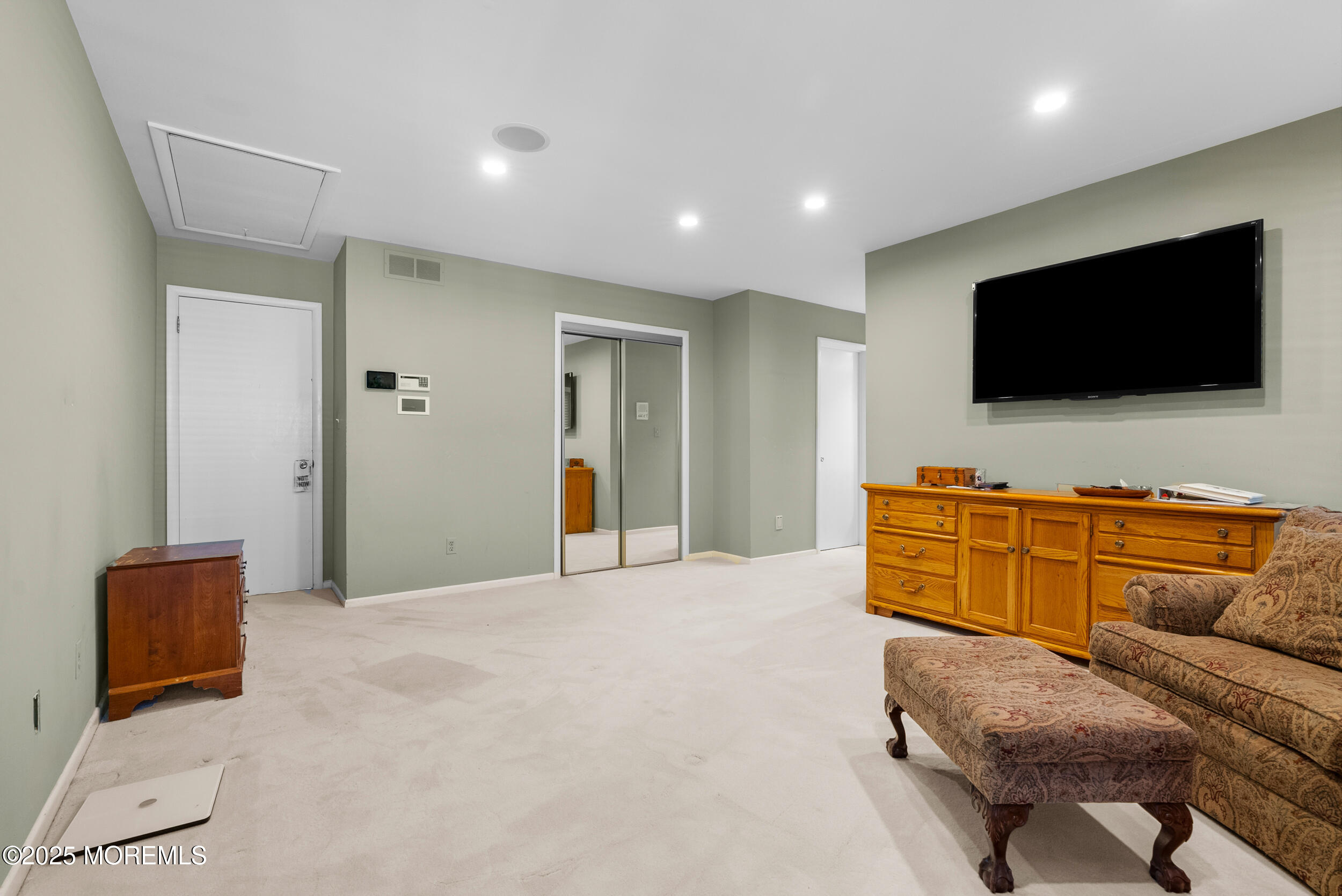 10 Oak Tree Lane Asbury Park, NJ 07712 - Photo 19 of 36 039