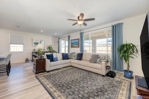 $569,000 | 5140 Castleton Way, Roseville, CA 95747