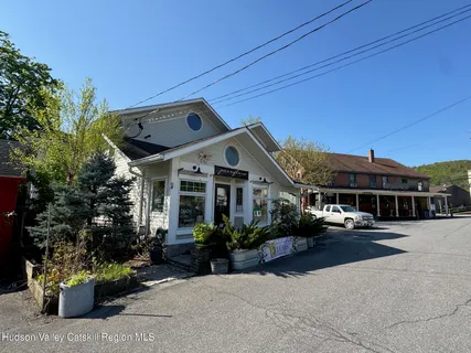 $600,000 | 2638 Highway 23, Hillsdale, NY 12529