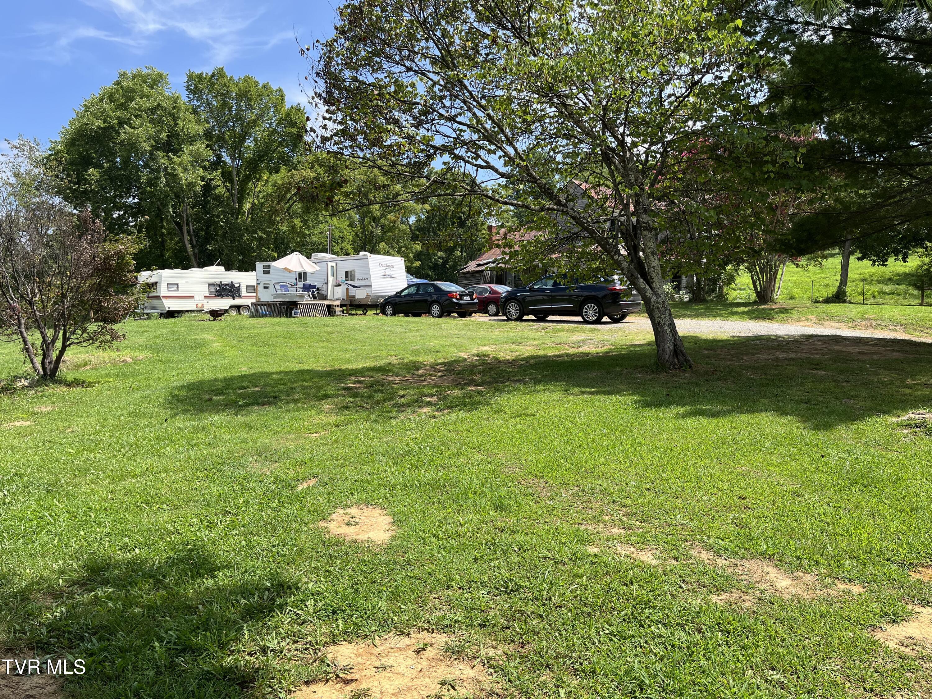 206 Old Stuart Hill Road Jonesborough, TN 37659 - Photo 3 of 10 IMG_7669