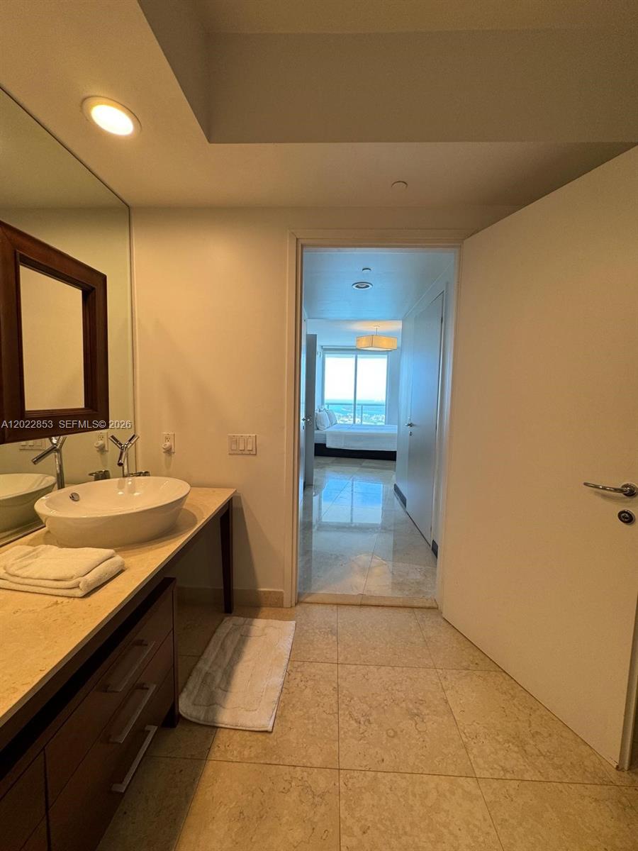 450 Alton Road, Unit 3505 Miami Beach, FL 33139 - Photo 6 of 14