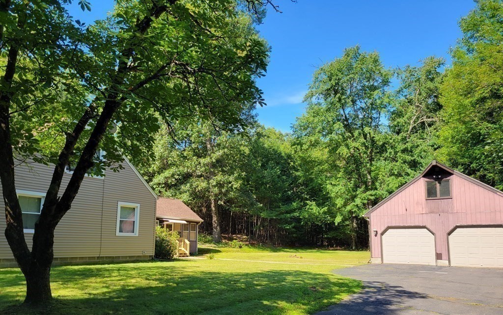 116 County Road Southampton, MA 01073 - Photo 4 of 18 a house view with a outdoor space