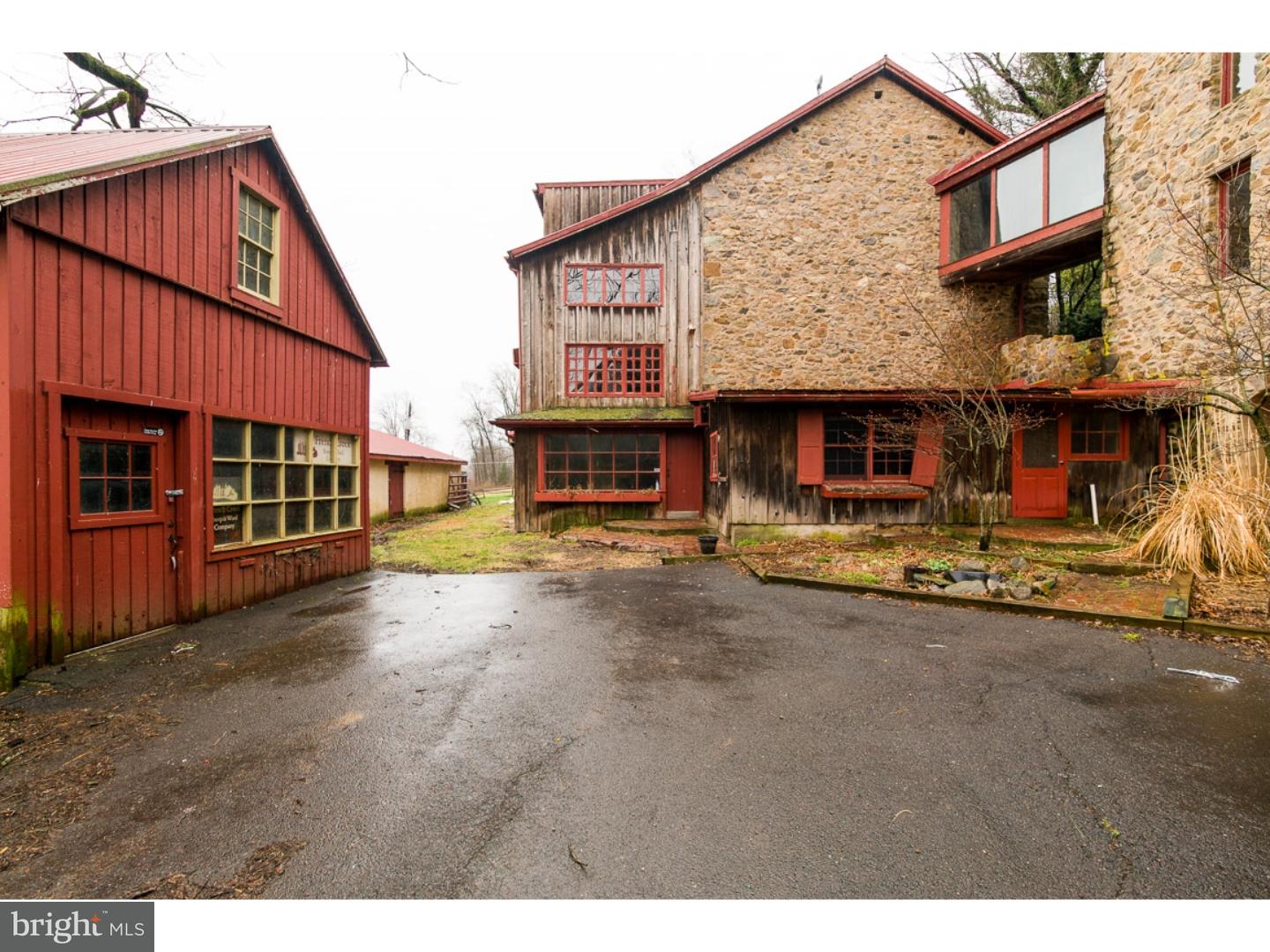 600 Pine Swamp Road Elverson, PA 19520 - Photo 3 of 25 Gallery Image 3