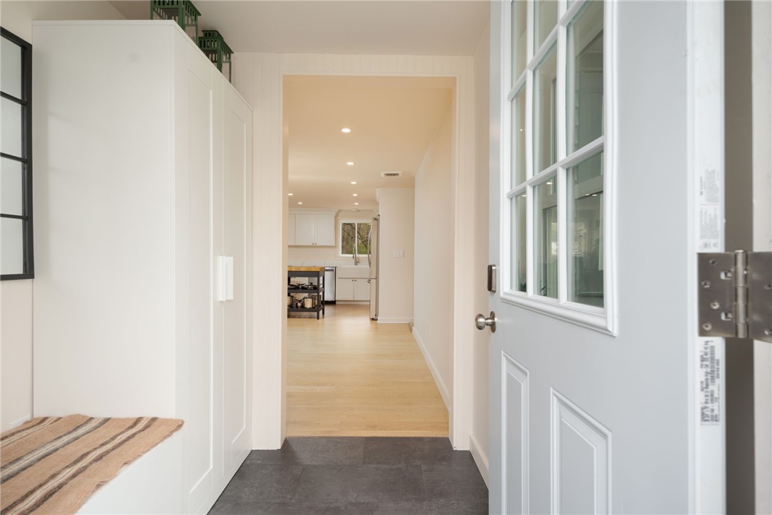 628 County Road Barrington, RI 02806 - Photo 25 of 40