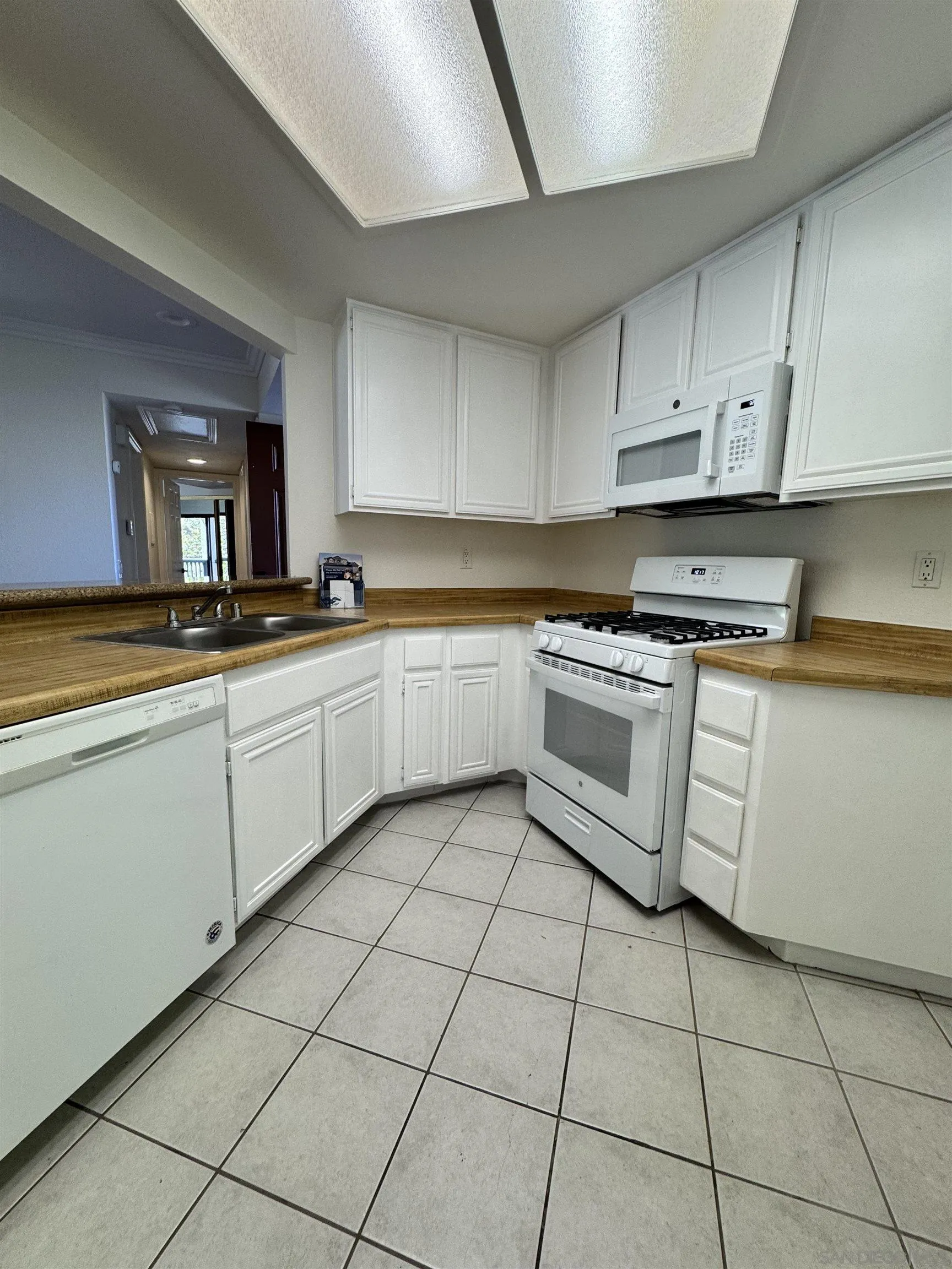 3015 Brookpine Court Spring Valley, CA 91978 - Photo 17 of 20 Gallery Image 17