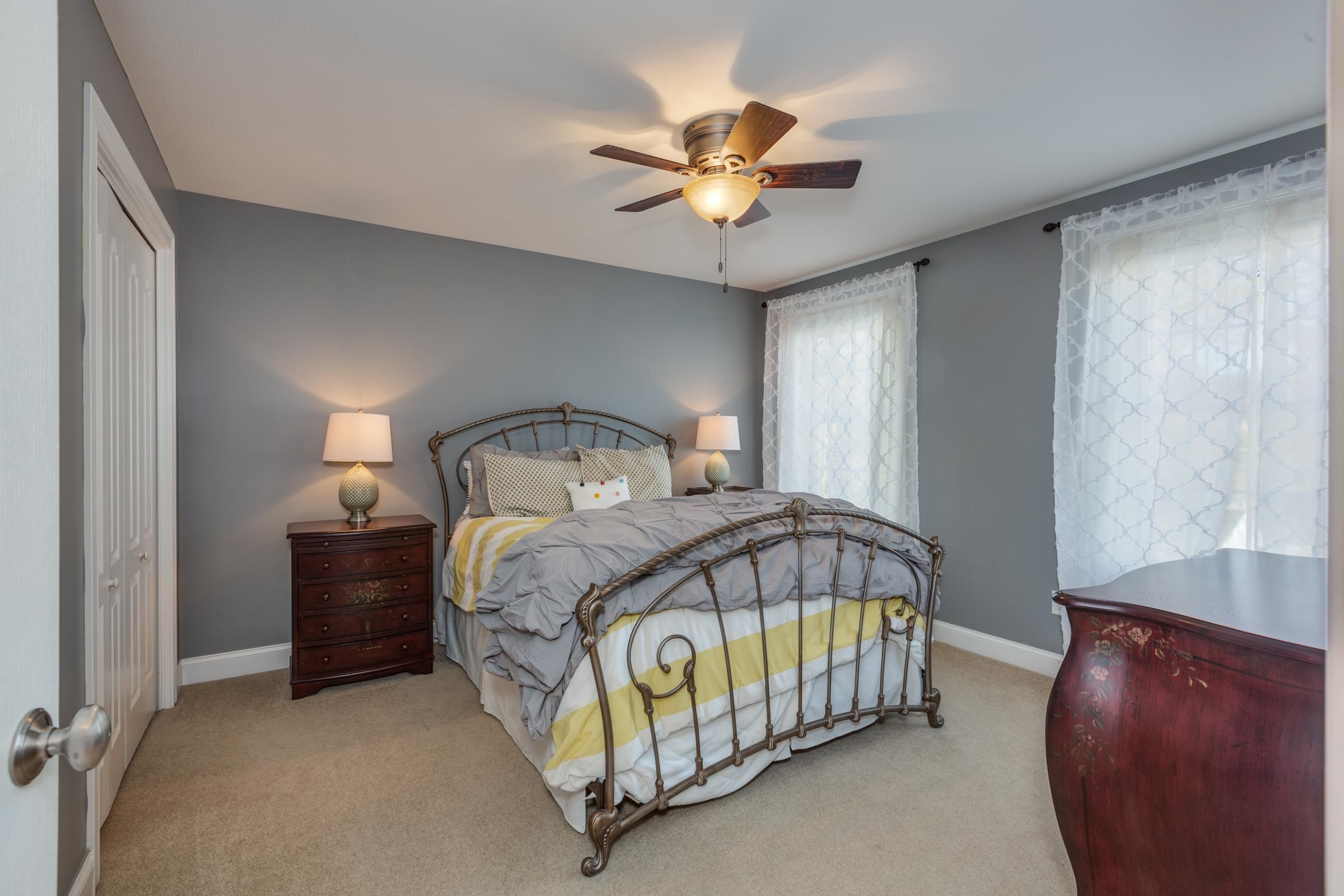43 Magnolia Road Manchester, NH 03104 - Photo 22 of 40