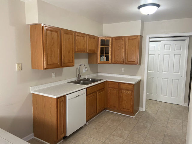 830 Woolf Court Rochelle, IL 61068 - Photo 2 of 12