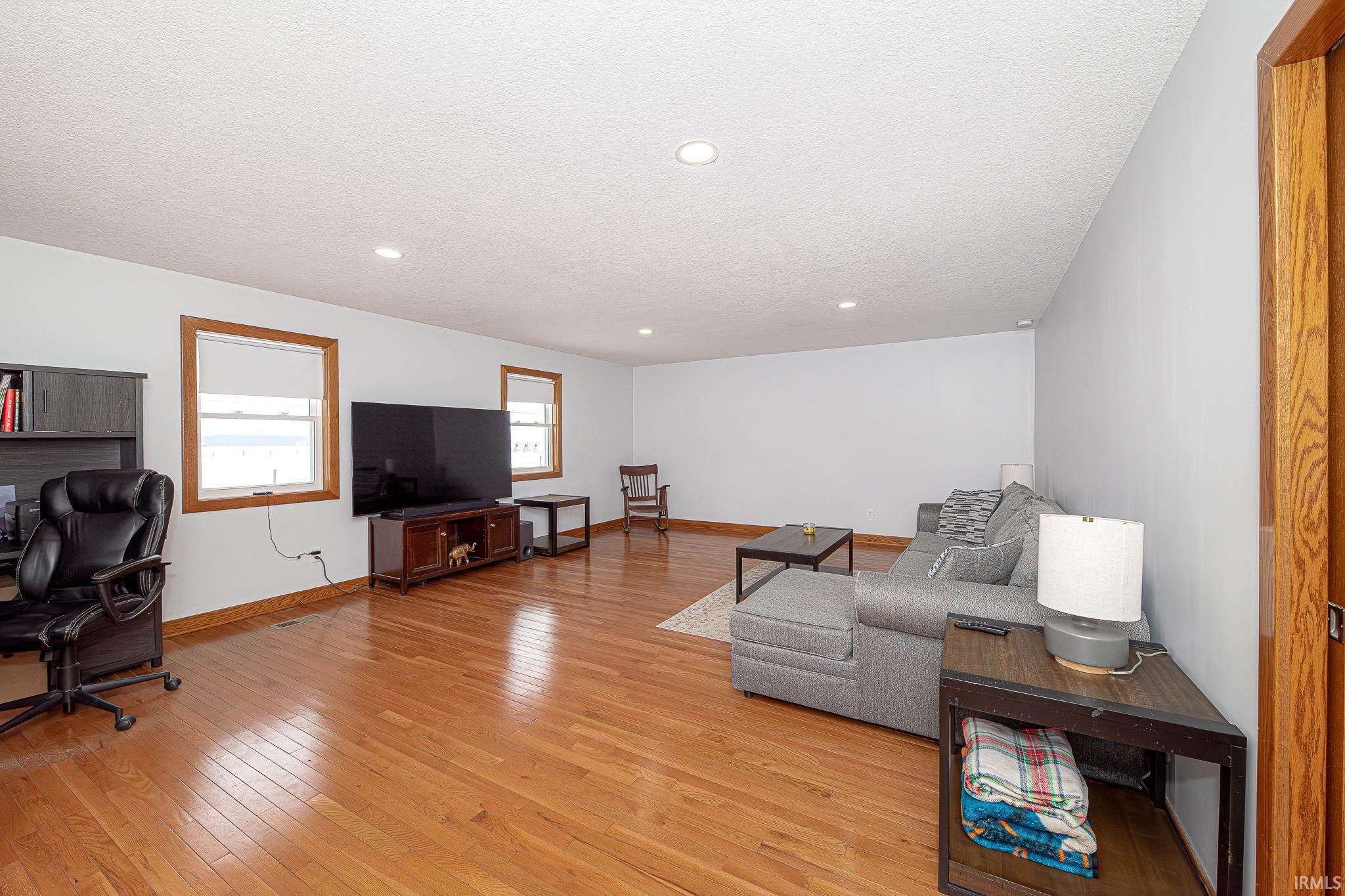 12924 Edgerton Road New Haven, IN 46774 - Photo 4 of 36