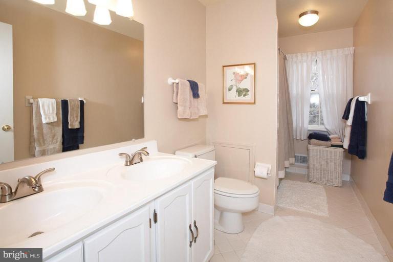 1173 Old Stable Road McLean, VA 22102 - Photo 23 of 27 Master Bath #2