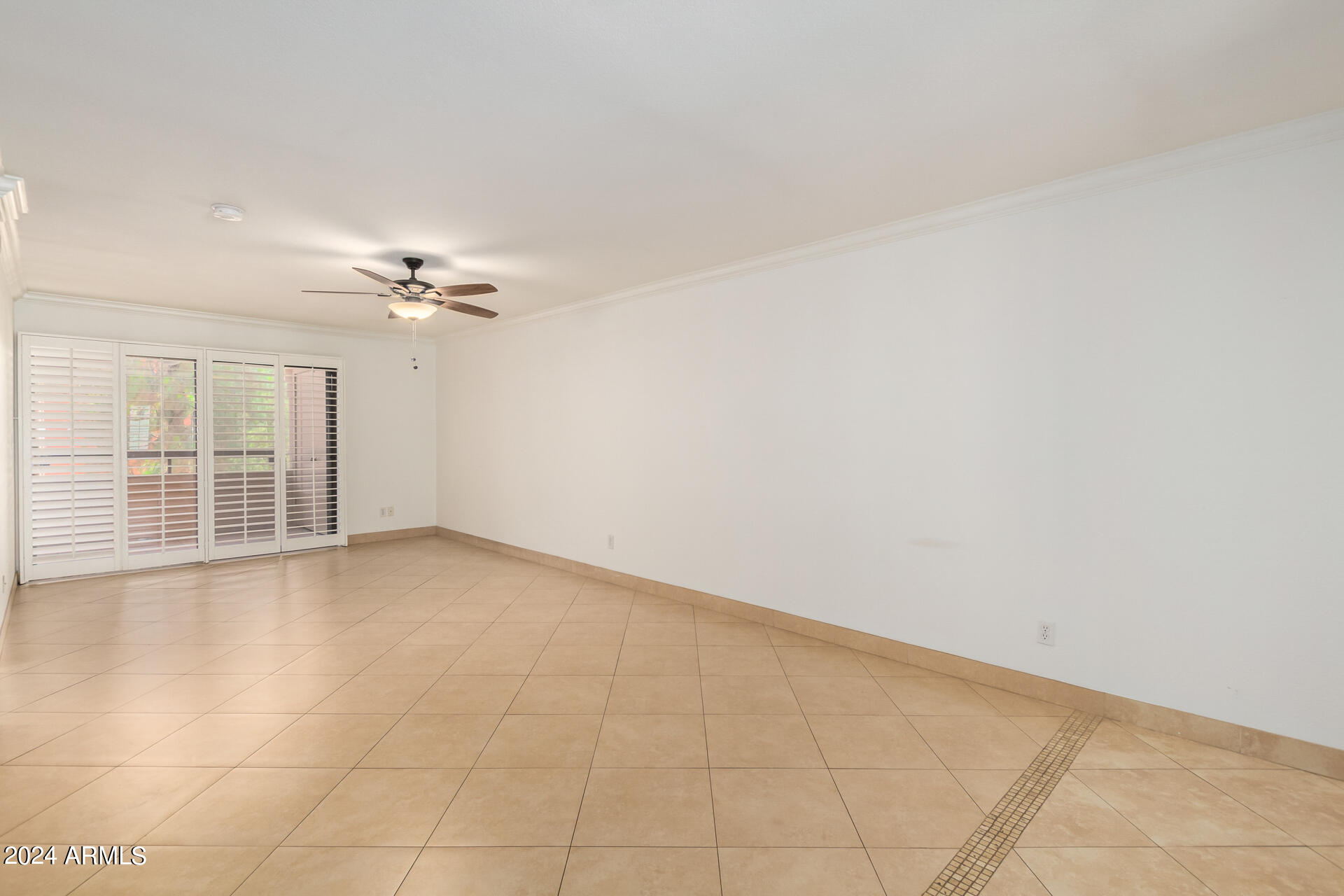 4303 East Cactus Road, Unit 442 Phoenix, AZ 85032 - Photo 7 of 27 Great big living room