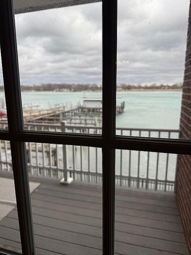 2727 Riverside Drive, Unit 15 Trenton, MI 48183 - Photo 35 of 44