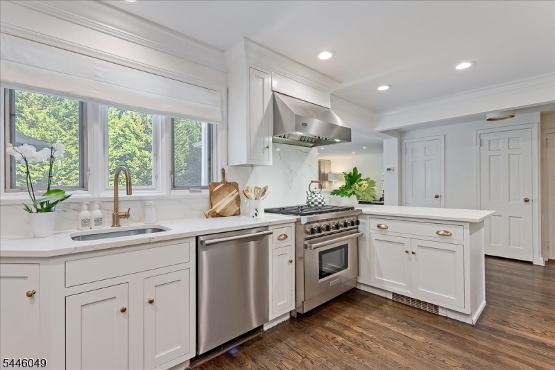 4 Marquette Road Montclair, NJ 07043 - Photo 17 of 48
