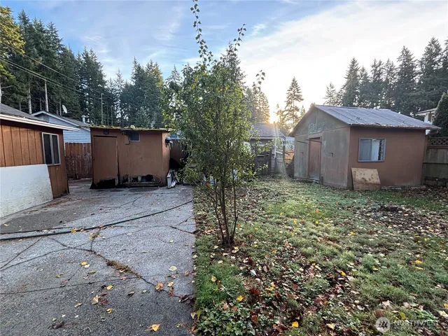 $750,000 | 821 Northeast 195th Street, Shoreline, WA 98155