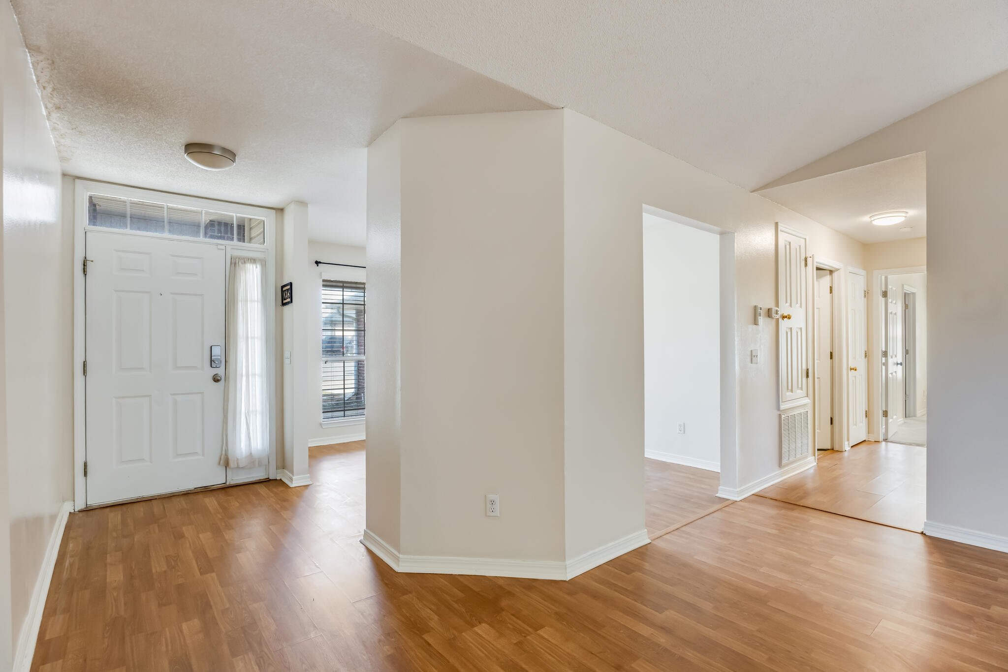 2207 Titanium Drive Crestview, FL 32536 - Photo 4 of 49 4-04