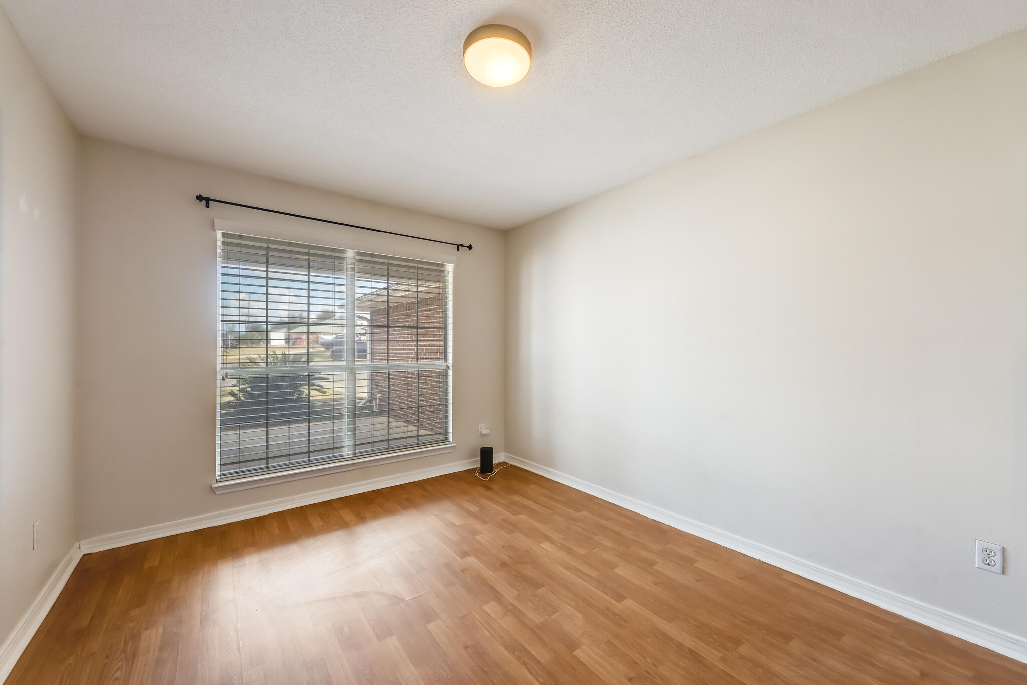 2207 Titanium Drive Crestview, FL 32536 - Photo 9 of 49 9-09