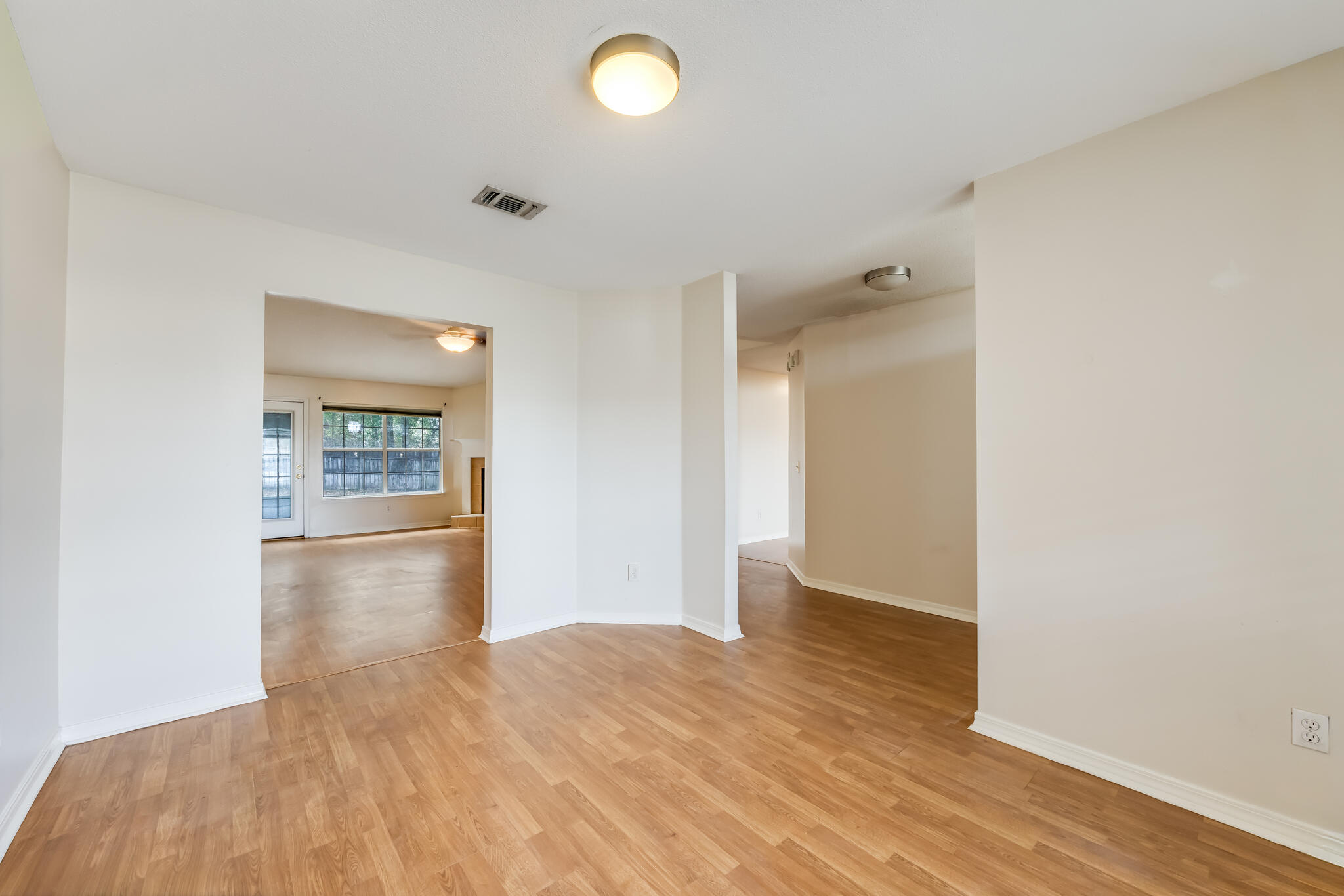 2207 Titanium Drive Crestview, FL 32536 - Photo 10 of 49 10-10