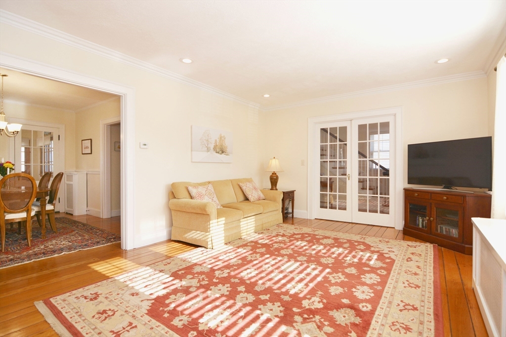 10 Pilgrim Road Medford, MA 02155 - Photo 17 of 42 Gallery Image 17