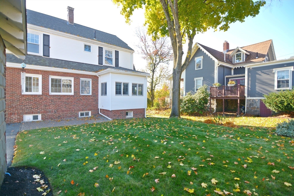 10 Pilgrim Road Medford, MA 02155 - Photo 5 of 42 Gallery Image 5