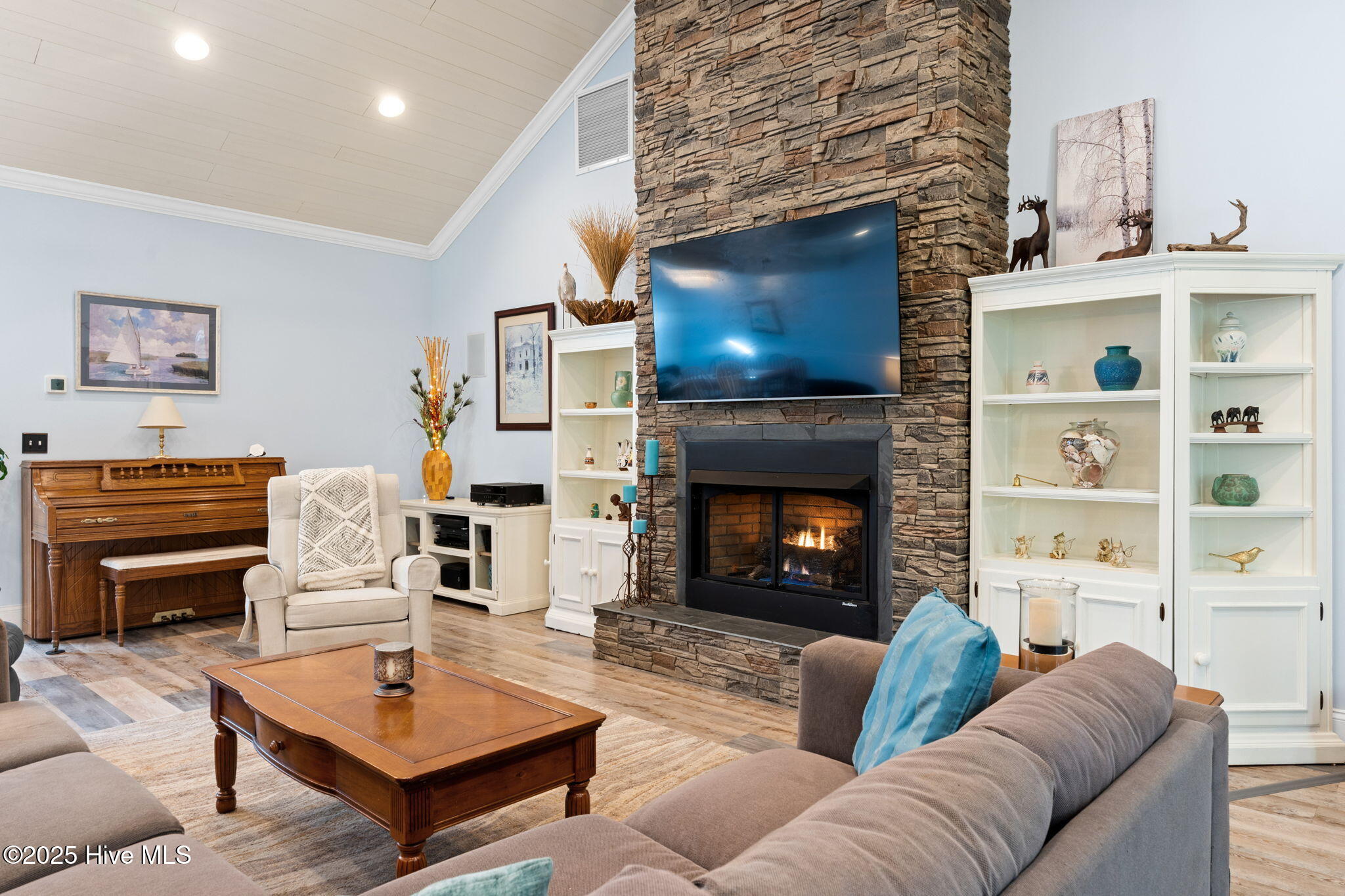 384 Genoe's Point Road Southwest Supply, NC 28462 - Photo 25 of 71 Living Room