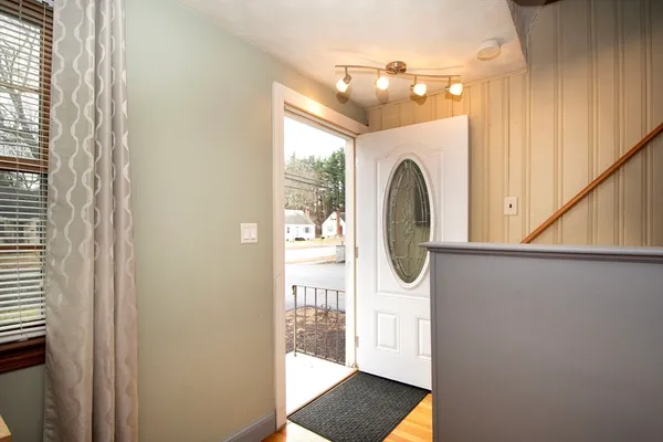 $699,900 | 214 Mechanic Street, Foxboro, MA 02035