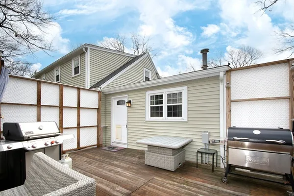 $699,900 | 214 Mechanic Street, Foxboro, MA 02035