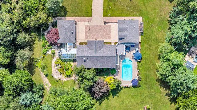 $599,900 | 6800 Wheaton Road, Jackson, MI 49201