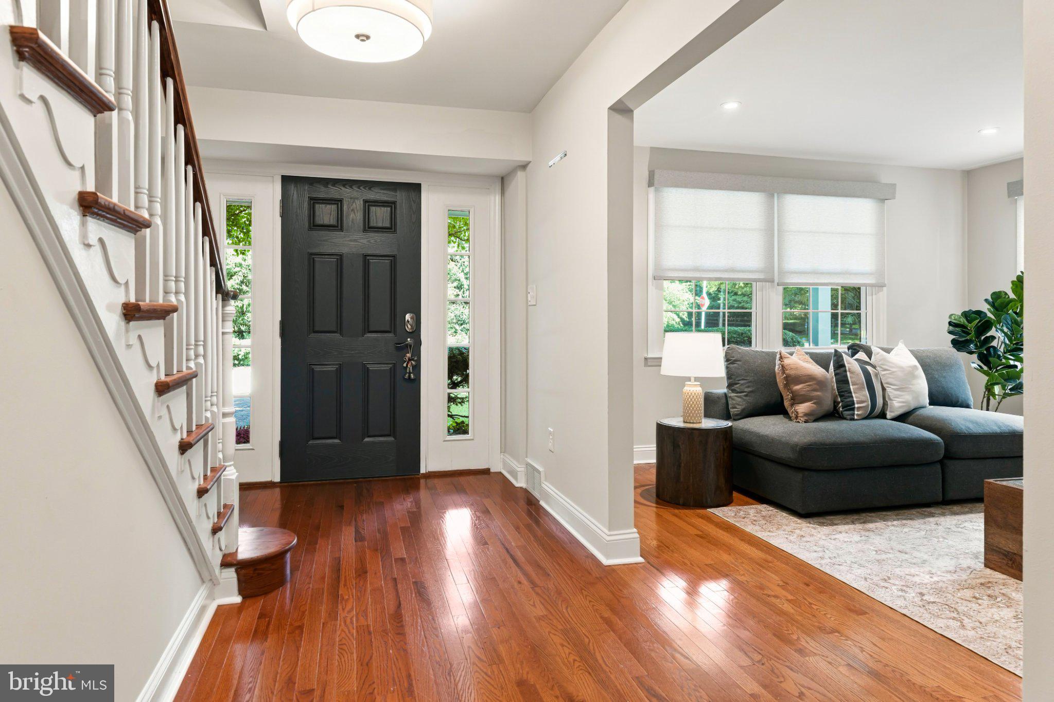 8113 Winston Road Philadelphia, PA 19118 - Photo 4 of 57 Living Room