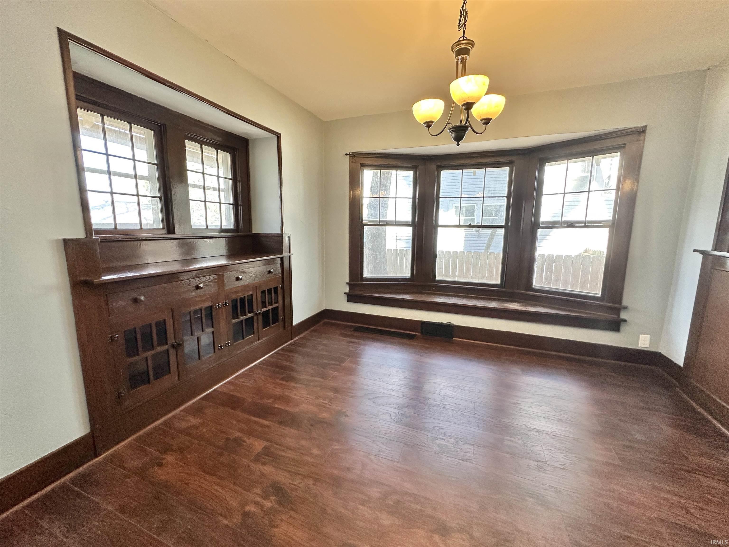 326 Arcadia Court Fort Wayne, IN 46807 - Photo 11 of 36