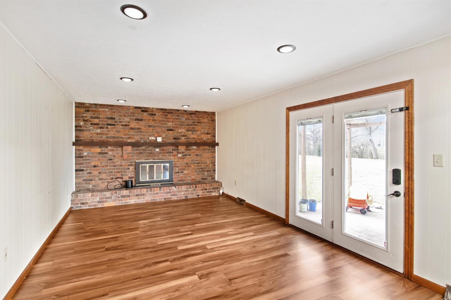 8639 Cox Road West Chester, OH 45069 - Photo 10 of 28 Gallery Image 10