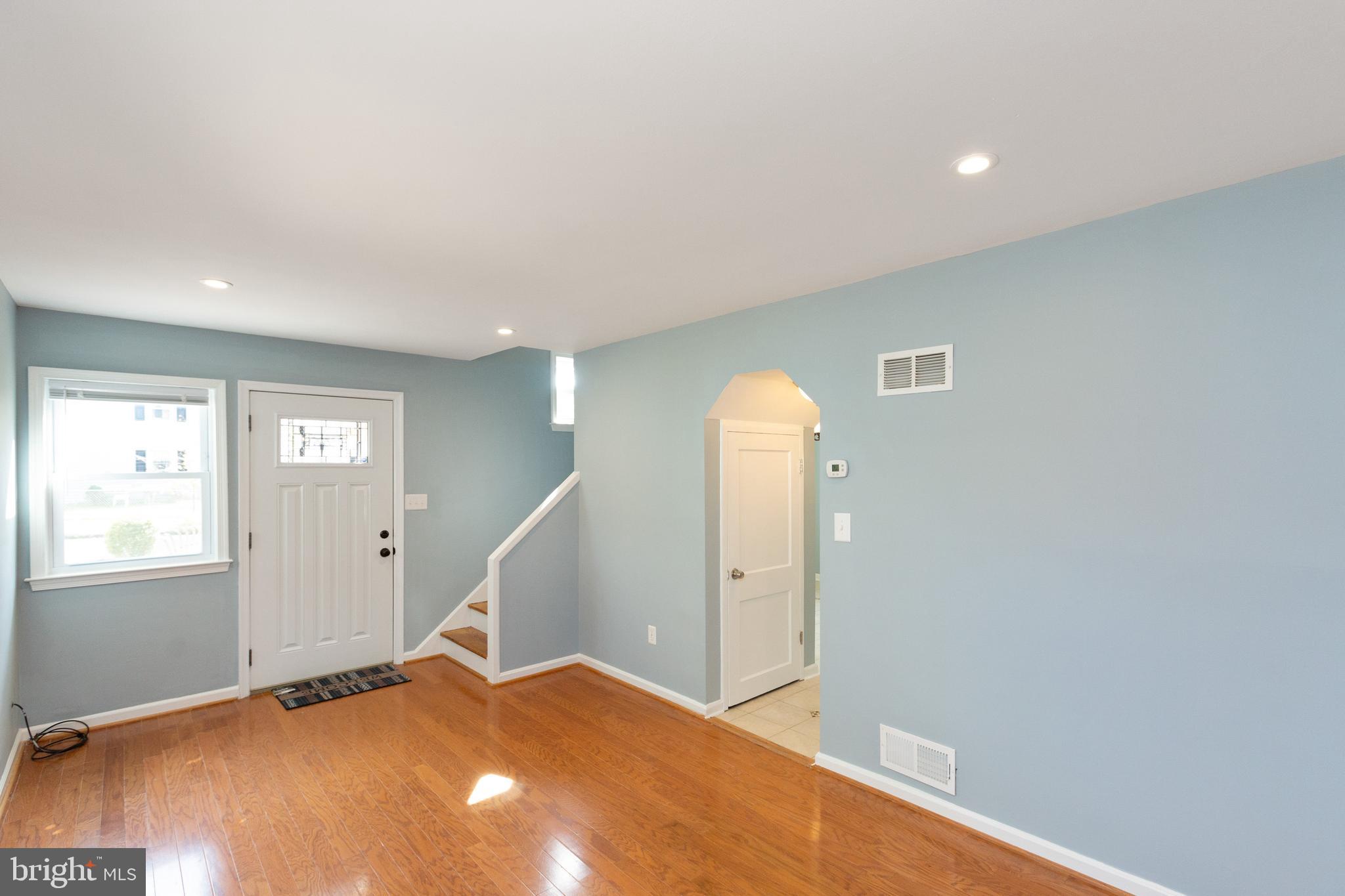 7100 Greeley Road Landover, MD 20785 - Photo 5 of 31 LIVING ROOM VIEW