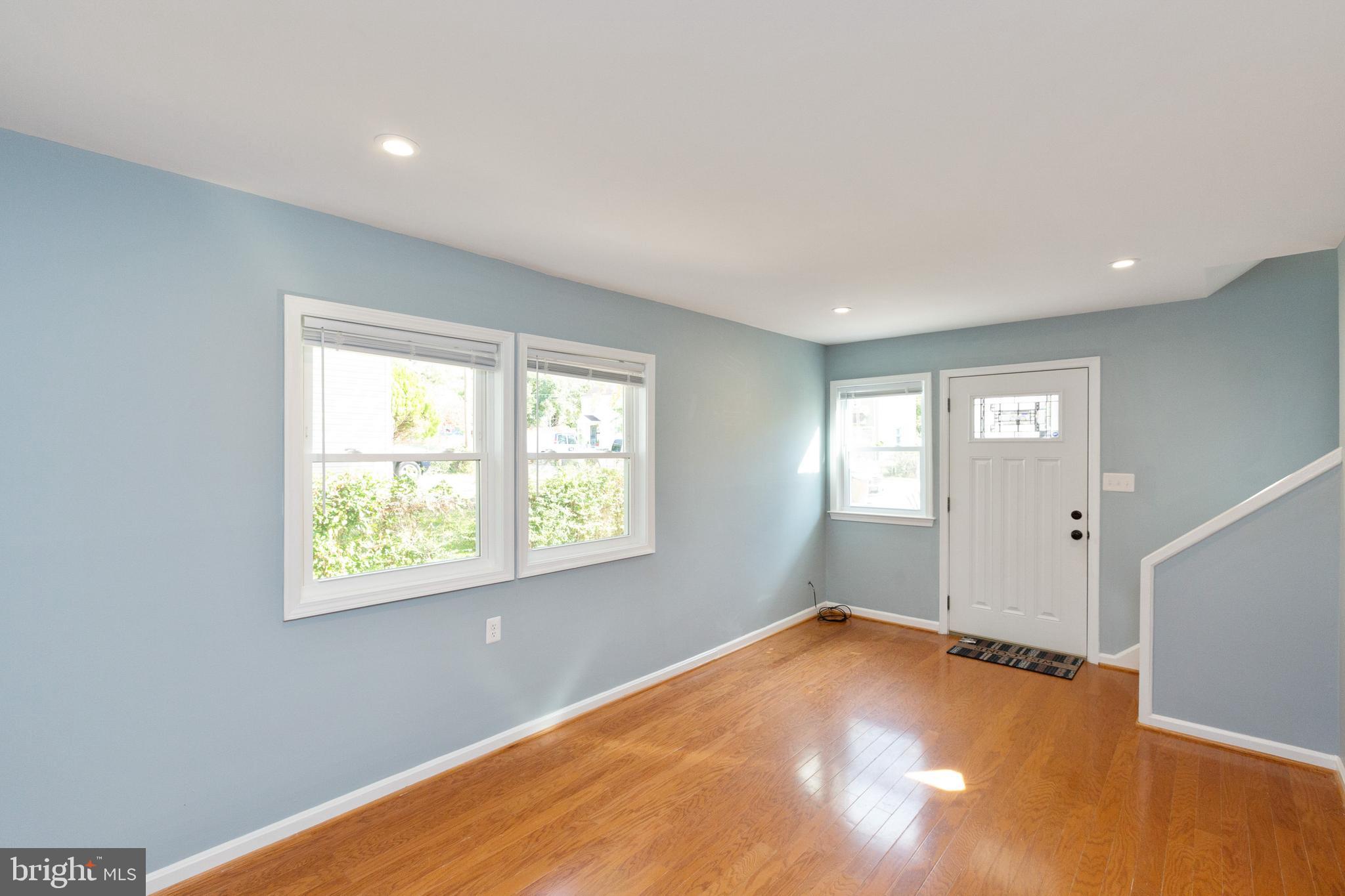 7100 Greeley Road Landover, MD 20785 - Photo 6 of 31 LIVING ROOM OVERVIEW