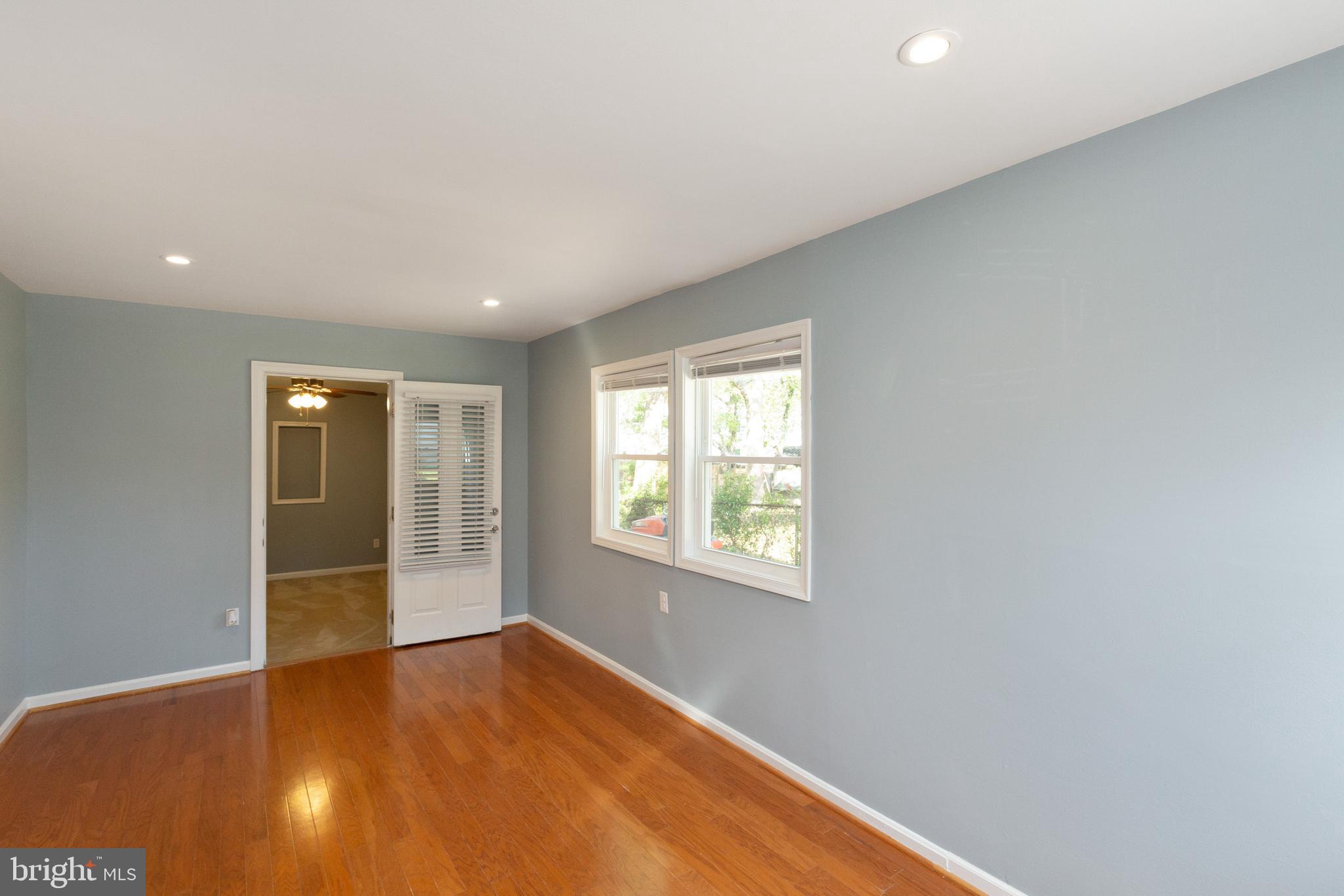 7100 Greeley Road Landover, MD 20785 - Photo 8 of 31 LIVING ROOM OVERVIEW #3