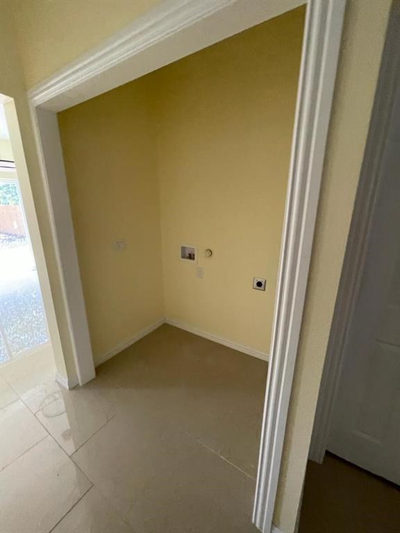 4714 Frank Street Dallas, TX 75210 - Photo 20 of 22 a view of a small space