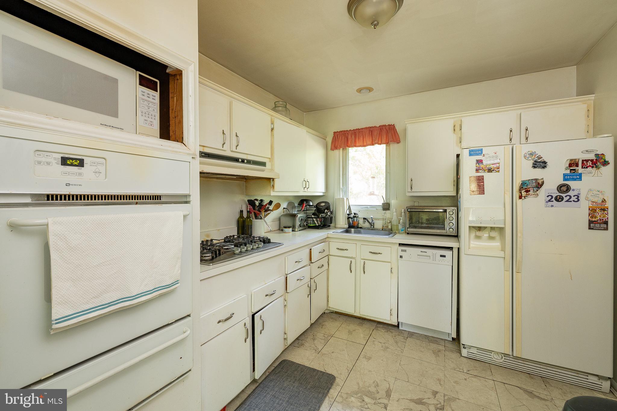6709 Bracken Court Springfield, VA 22152 - Photo 4 of 39