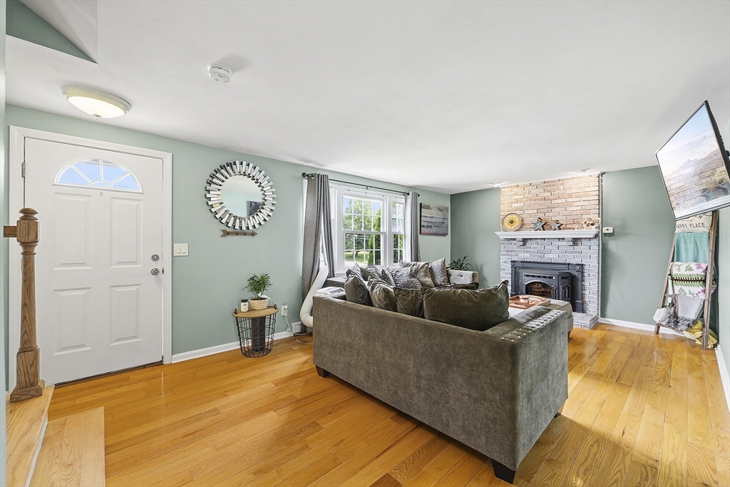 45 Cobb Road, Unit 45 Wrentham, MA 02093 - Photo 4 of 37 Gallery Image 4