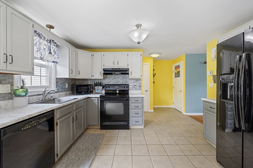 45 Cobb Road, Unit 45 Wrentham, MA 02093 - Photo 10 of 37 Gallery Image 10