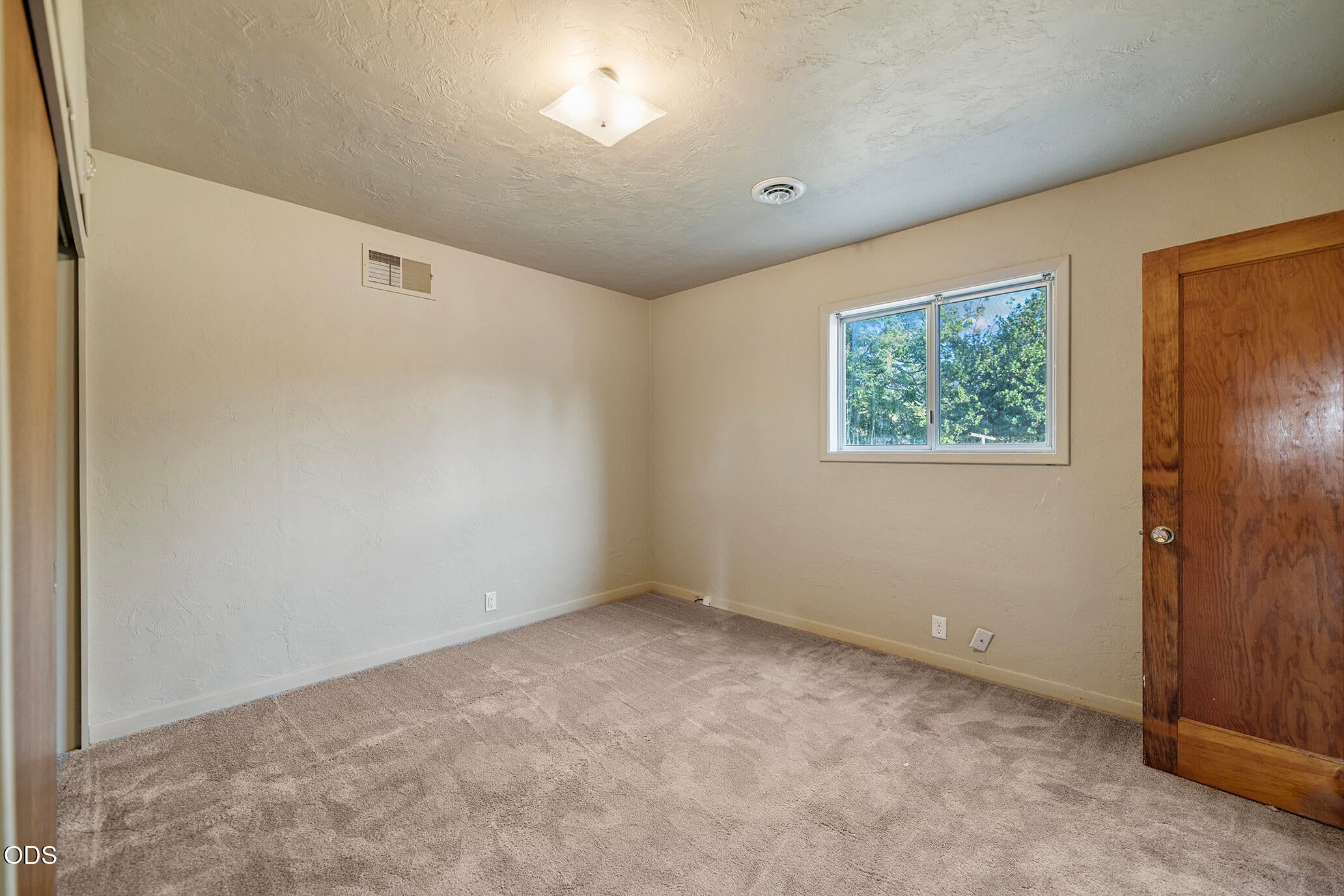1497 South Stage Road Medford, OR 97501 - Photo 9 of 25 Gallery Image 9