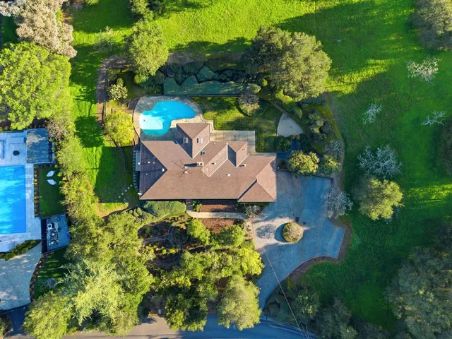 $3,688,000 | 135 Harcross Road, Woodside, CA 94062