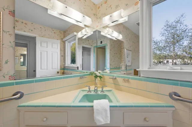 $3,688,000 | 135 Harcross Road, Woodside, CA 94062