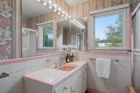 $3,688,000 | 135 Harcross Road, Woodside, CA 94062