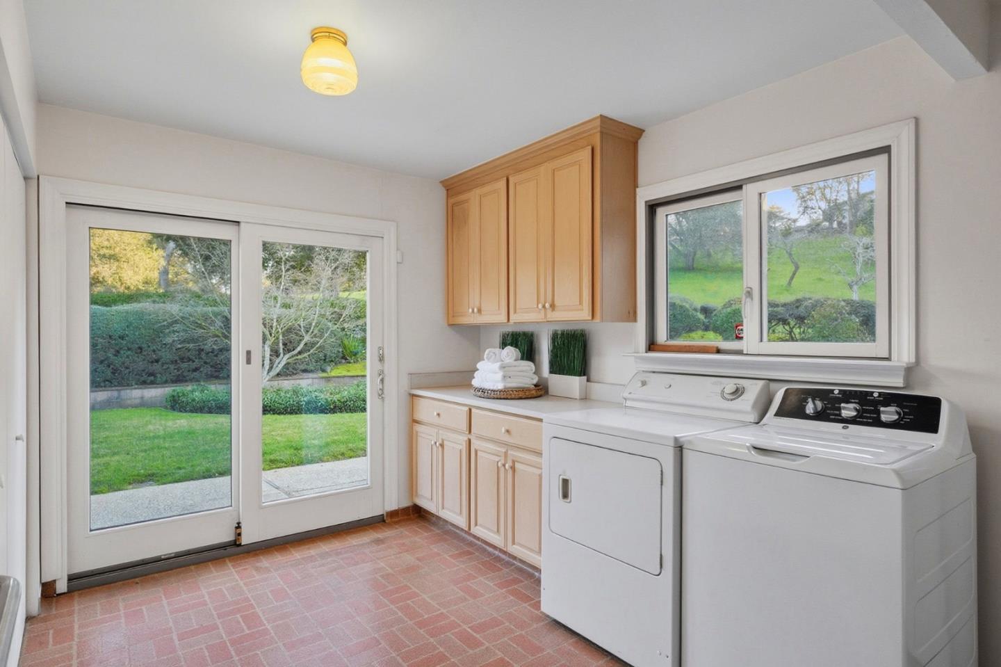 135 Harcross Road Woodside, CA 94062 - Photo 31 of 39