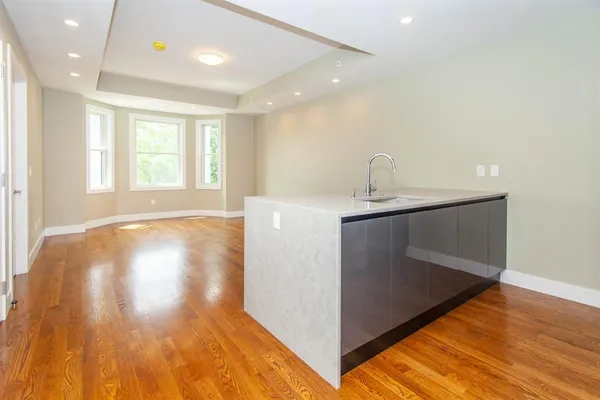 $3,400 | 906 East 2nd Street, Unit 105, Boston, MA 02127