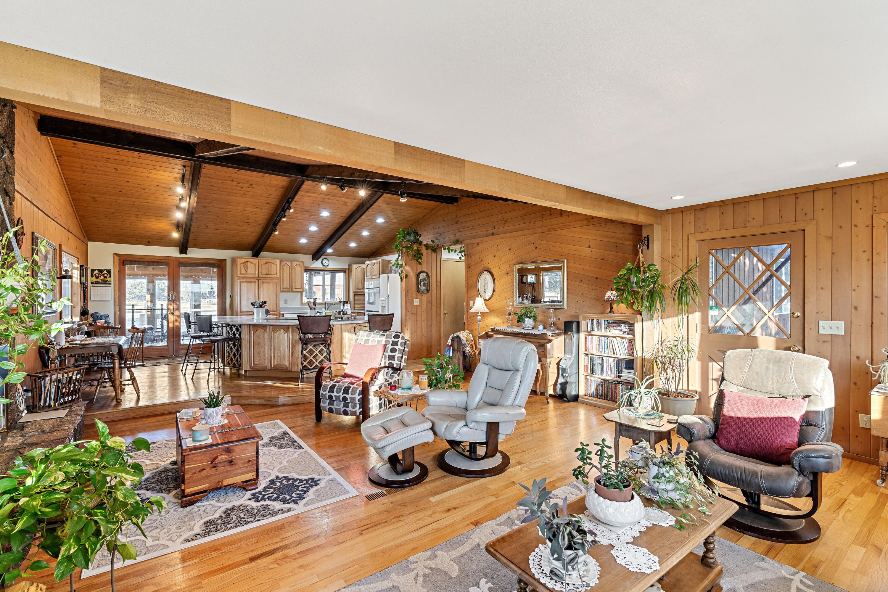 1594 Southwest Bent Loop Powell Butte, OR 97753 - Photo 21 of 46 12__DSC5575