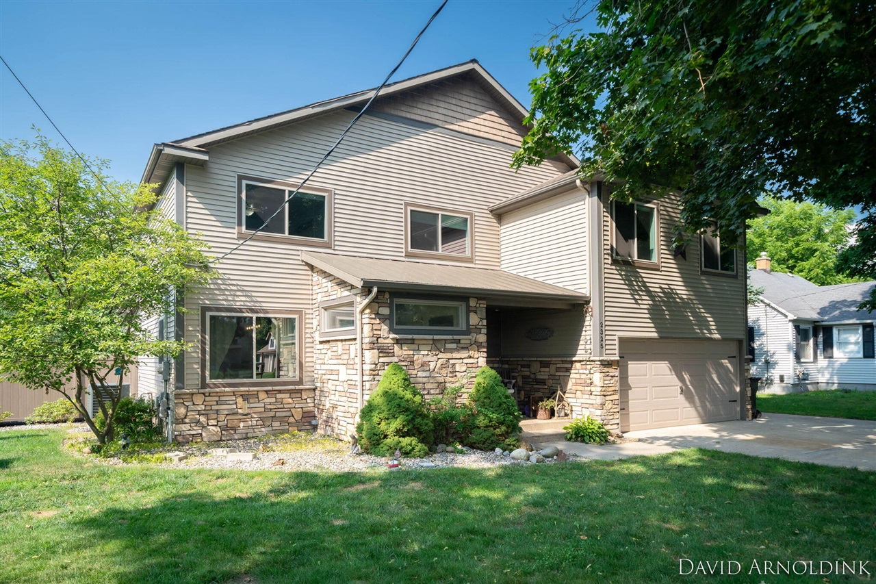 2325 Riley Court Hudsonville, MI 49426 - Photo 4 of 62