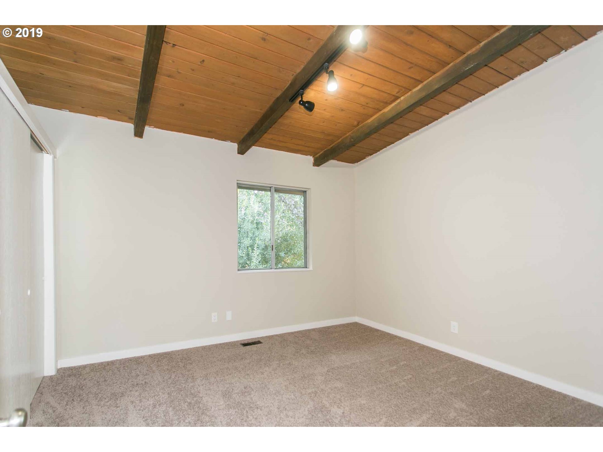 13010 South Union Hall Road Canby, OR 97013 - Photo 16 of 31 a view of an empty room