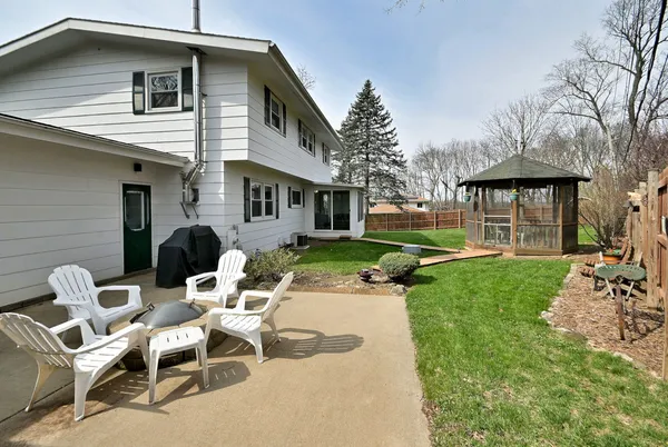 $385,000 | 37W208 Olwin Avenue, Elgin, IL 60124