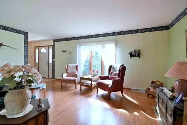 $385,000 | 37W208 Olwin Avenue, Elgin, IL 60124